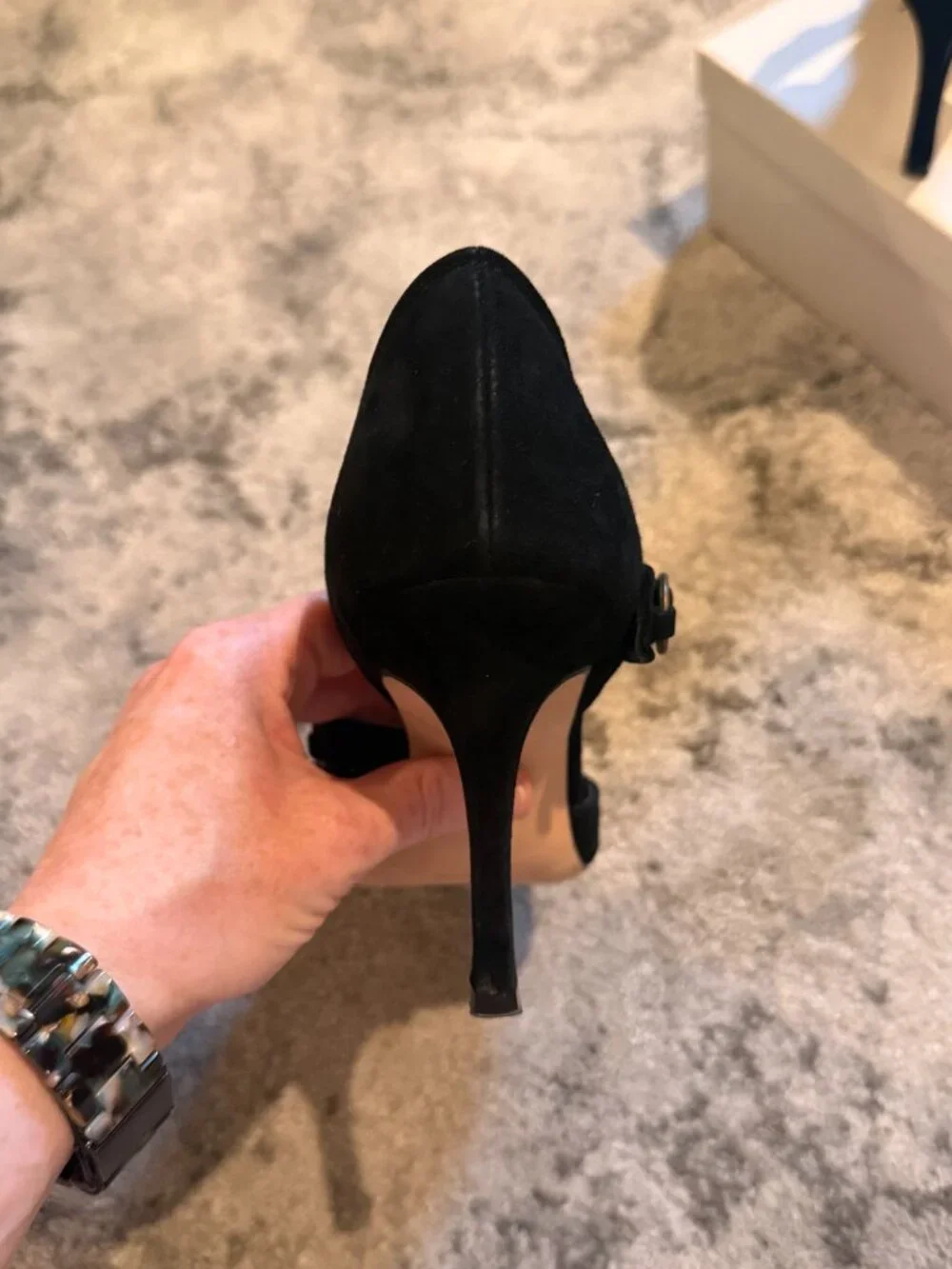 Beautiful Manolo Blahnik Heels in Black Suede - Picture 10 of 12